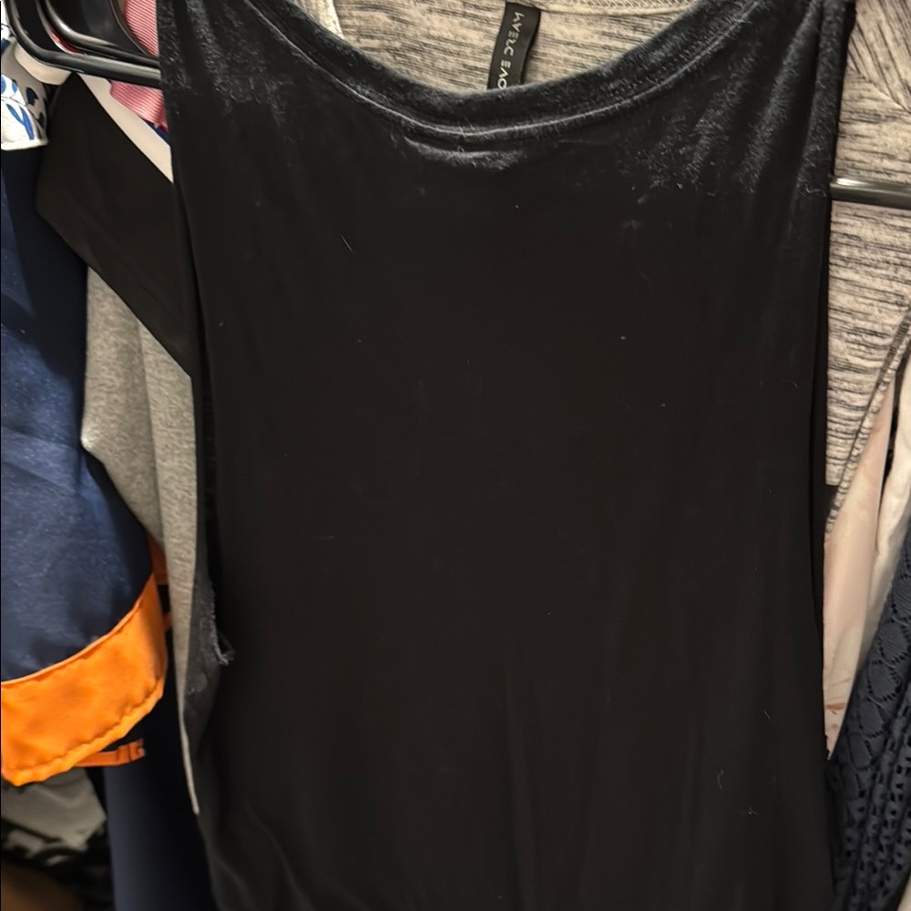 Victoria’s Secret PINK sleeveless workout shirt - Picture 6 of 6